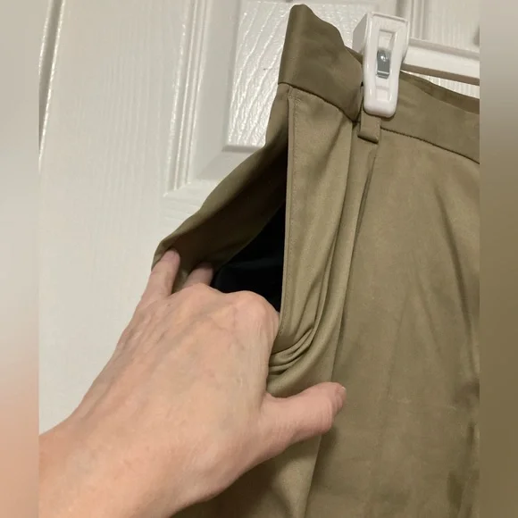 Nike Golf Tour Performance Men's Dry Fit Tan Shorts - Picture 6 of 9